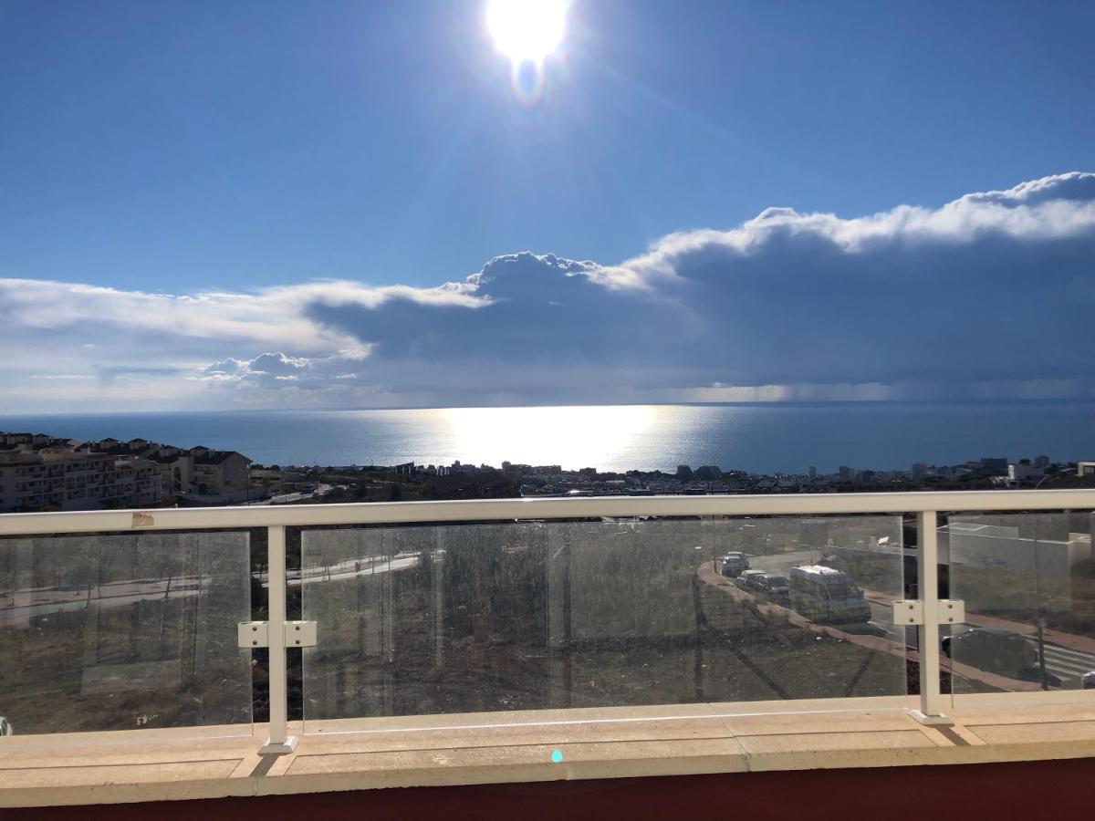 Ático duplex en Benalmádena vistas al mar y montaña dos habitaciones Exterior foto