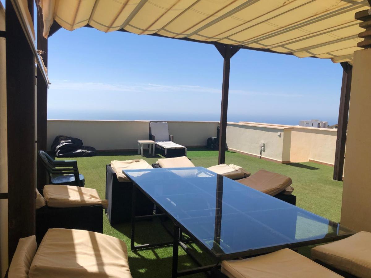 Ático duplex en Benalmádena vistas al mar y montaña dos habitaciones Exterior foto